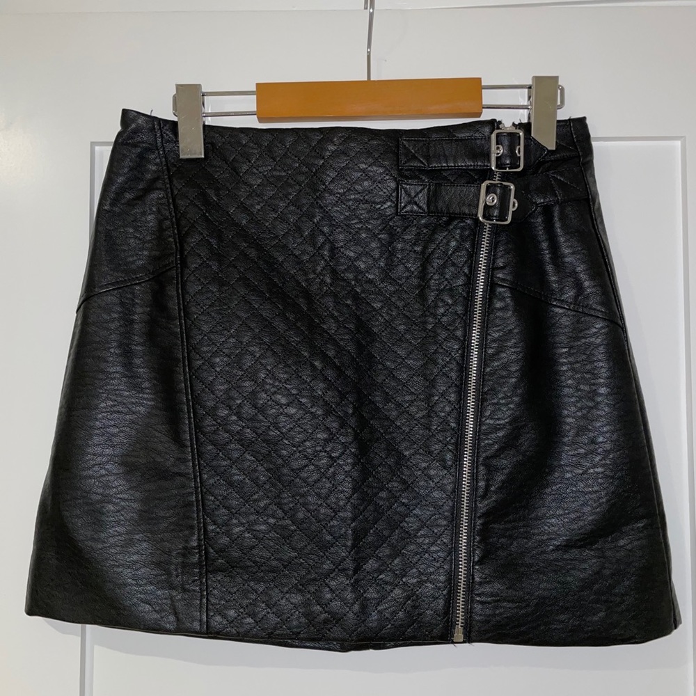 H&M Faux Leather Skirt - Picture 1 of 2